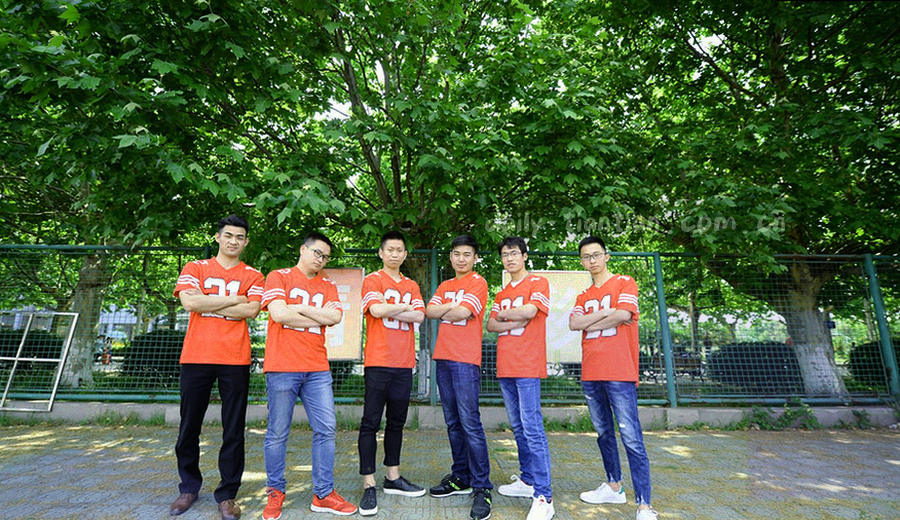 五个玩法分类的条目数量横向条形图，棋牌类对局最长，休闲益智最短